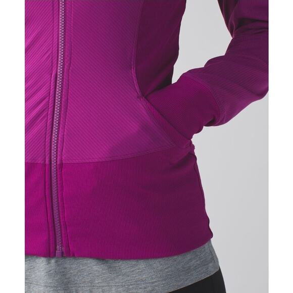 Lululemon In Flux Jacket
Regal Plum Size 2 - Picture 4 of 9